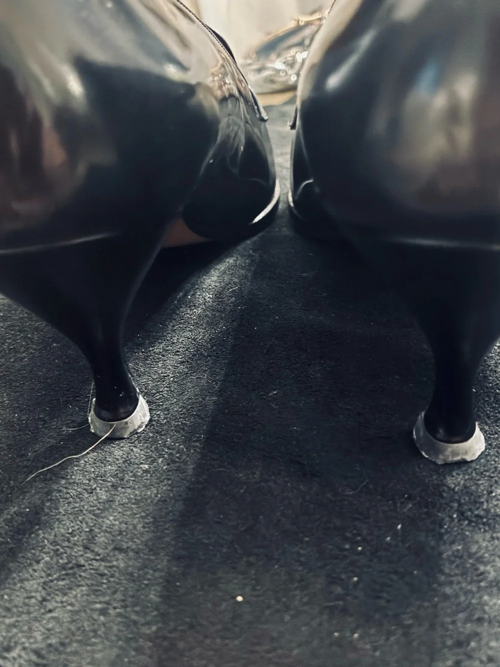 Gucci Black Leather Horsebit Loafers with Gold Hardware - Picture 3 of 8